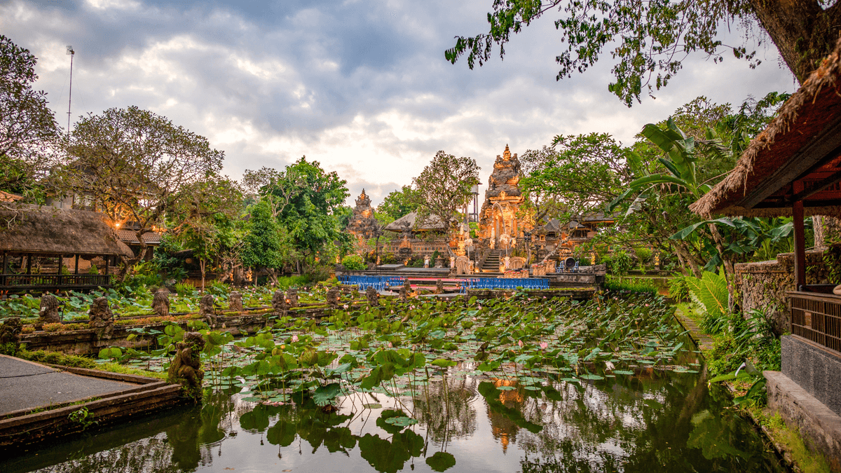 Top 5 Best Dinner Restaurants Near Ubud Palace