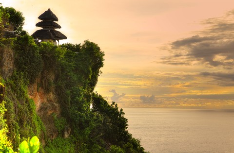 Private Tour: Uluwatu Temple & Southern Bali Highlights
