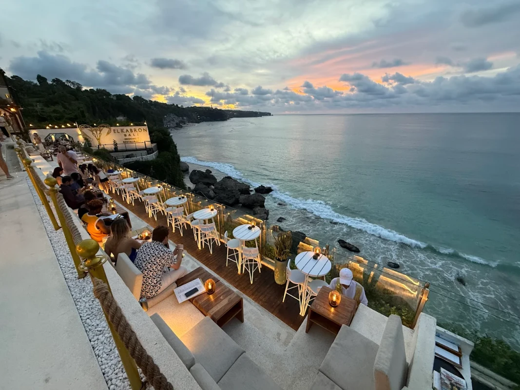 Best Restaurants in Uluwatu: Top Dining Spots with Stunning Ocean Views